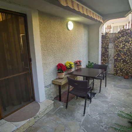 зоя Къща за гости Царево